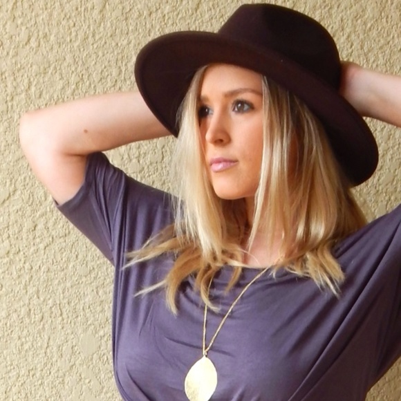 @xoxochelsealynn - Posh Ambassador, Top Seller! - Picture 2 of 2